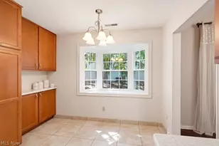 938 Sturbridge Dr, Akron, OH 44313 - Photo 10