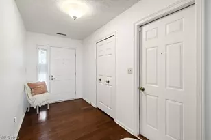 938 Sturbridge Dr, Akron, OH 44313 - Photo 6