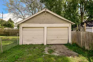 2261 8th St SW, Akron, OH 44314 - Photo 4