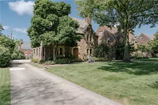 22499 Calverton Rd, Huber Heights, OH 44122 - Photo 2