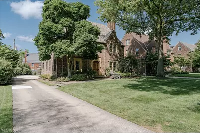 22499 Calverton Road, Huber Heights, OH 44122 - Photo 2