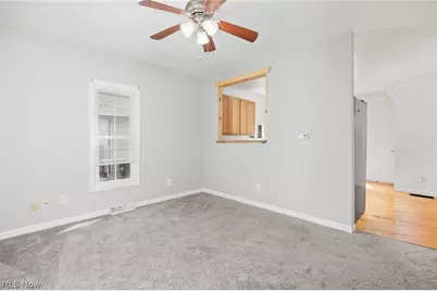 918 Raymond Avenue, Barberton, OH 44203 - Photo 6