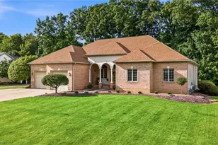 40 White Oak Ct, Canfield, OH 44406 - Photo 2
