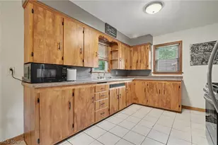 4710 Grover Dr, Youngstown, OH 44512 - Photo 8