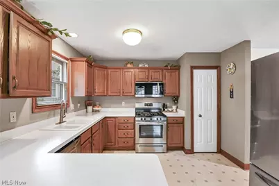 1820 Hampton Run #3, Grandview Heights, OH 44147 - Photo 16