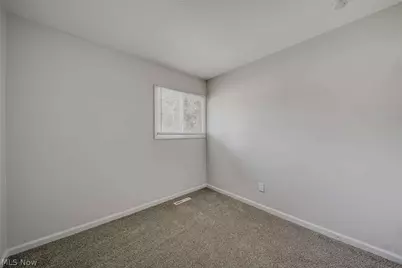 24360 Uppingham Road, Huber Heights, OH 44146 - Photo 8