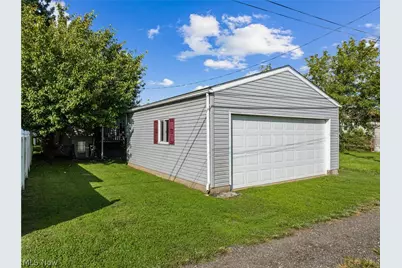 226 W 42nd Street, Shadyside, OH 43947 - Photo 22