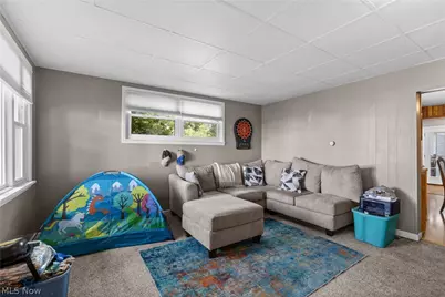 226 W 42nd Street, Shadyside, OH 43947 - Photo 6