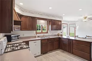 8720 Bechtel Rd, Elyria, OH 44035 - Photo 10