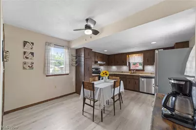 829 Elmwood Avenue, Wickliffe, OH 44092 - Photo 8
