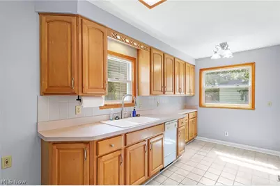 5721 Delora Avenue, Loveland, OH 44144 - Photo 10