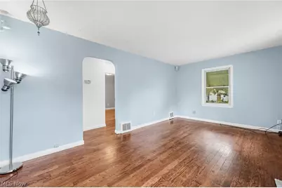 5721 Delora Avenue, Loveland, OH 44144 - Photo 8