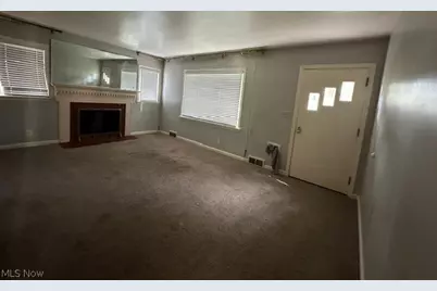 2224 Coral Sea, Youngstown, OH 44511 - Photo 4