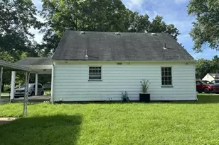 2224 Coral Sea, Youngstown, OH 44511 - Photo 2
