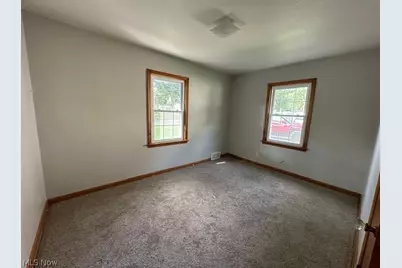 2224 Coral Sea, Youngstown, OH 44511 - Photo 6