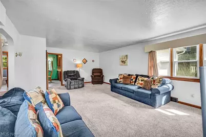 1011 39th Street NE, Canton, OH 44714 - Photo 4
