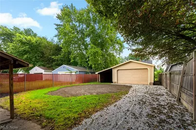 156 E Mapledale Avenue, Akron, OH 44301 - Photo 4