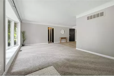 8160 Joyce Road, Grandview Heights, OH 44147 - Photo 8