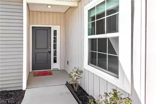 258 Silver Spg Cir, Elyria, OH 44035 - Photo 2