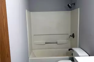 10011 Hulda Ave, Loveland, OH 44104 - Photo 22