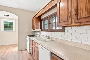 513 Redondo Rd, Youngstown, OH 44504 - Photo 8