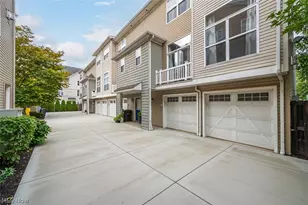 5512 St Stephens Ct, Loveland, OH 44102 - Photo 2