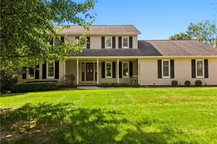 3715 Greenbriar Dr, Zanesville, OH 43701 - Photo 1