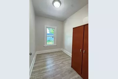 1079 Peerless Avenue, Akron, OH 44320 - Photo 8