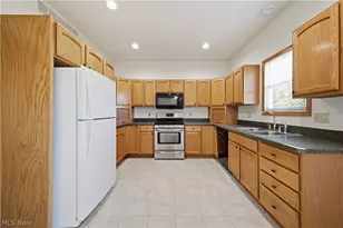 9802 Sharrott Rd, Poland, OH 44514 - Photo 8