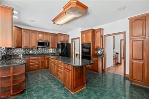 6232 Oak Point, Lorain, OH 44053 - Photo 14