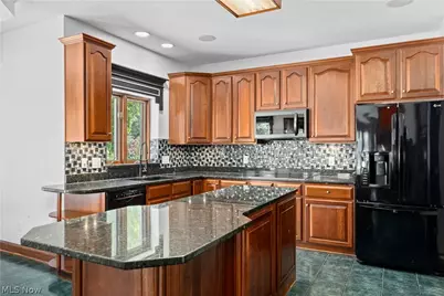 6232 Oak Point, Lorain, OH 44053 - Photo 16
