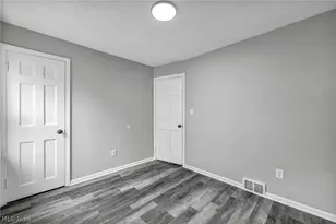 17419 Lotus Dr, Loveland, OH 44128 - Photo 18