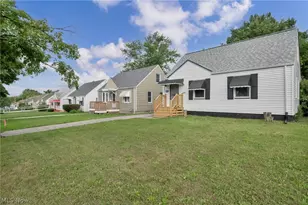 17419 Lotus Dr, Loveland, OH 44128 - Photo 4