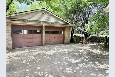 1201 Benskin Avenue SW, Canton, OH 44710 - Photo 4