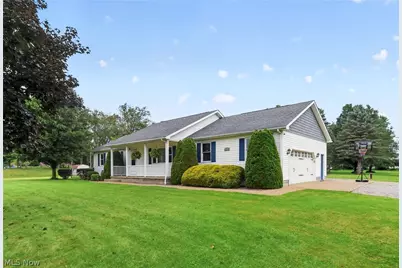 46170 Crestview Road, New Waterford, OH 44445 - Photo 2