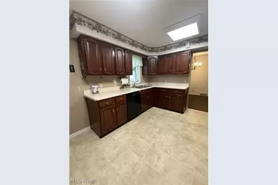 549 N Skyline Drive, Green Hills, OH 44131 - Photo 6