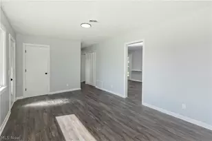 2215 Willowrow Ave NE, Canton, OH 44705 - Photo 6