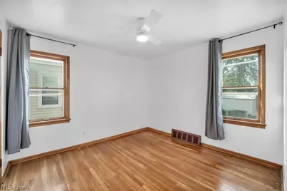 30213 Robert Street, Wickliffe, OH 44092 - Photo 14