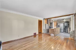 30213 Robert St, Wickliffe, OH 44092 - Photo 8