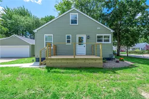 399 Olive St, Elyria, OH 44035 - Photo 2