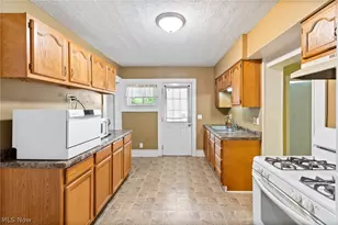 777 Montana Ave, Akron, OH 44314 - Photo 8