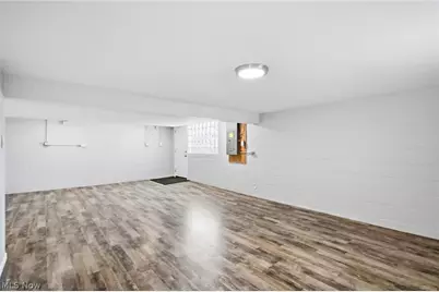 571 Wesleyan Avenue, Barberton, OH 44203 - Photo 34