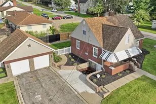 571 Wesleyan Ave, Barberton, OH 44203 - Photo 2