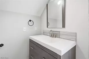 571 Wesleyan Ave, Barberton, OH 44203 - Photo 28