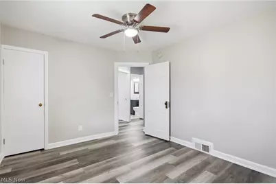 571 Wesleyan Avenue, Barberton, OH 44203 - Photo 18