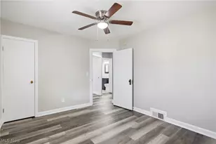 571 Wesleyan Ave, Barberton, OH 44203 - Photo 18