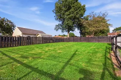 571 Wesleyan Avenue, Barberton, OH 44203 - Photo 46