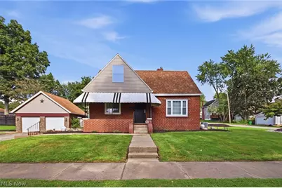 571 Wesleyan Avenue, Barberton, OH 44203 - Photo 6