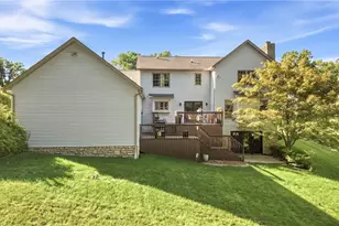 30 White Oak Ct, Canfield, OH 44406 - Photo 2
