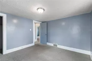 594 Columbia Ave, Akron, OH 44310 - Photo 18